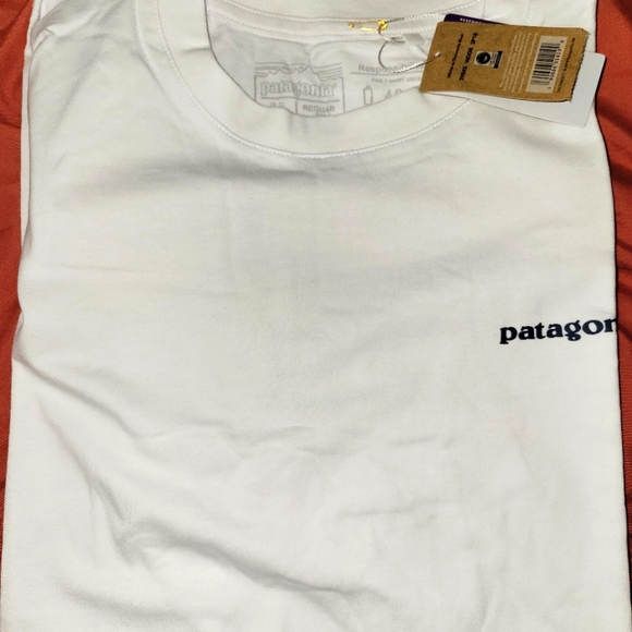 Pantagonia t shirts - Picture 2 of 3